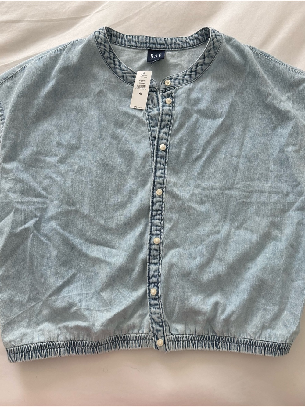 GAP Light Blue Washed Denim Button-Front Crop Top - Picture 1 of 2